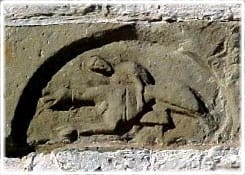 Relief på Grötlingb kyrka