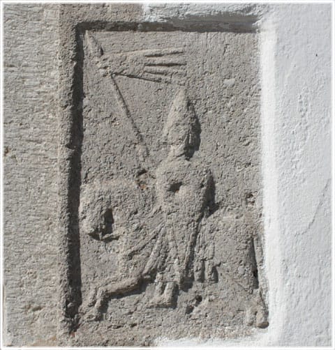 Halla kyrka, Gotland, fris, riddare