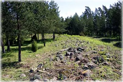 Viklau fornborg , foto Bernt Enderborg