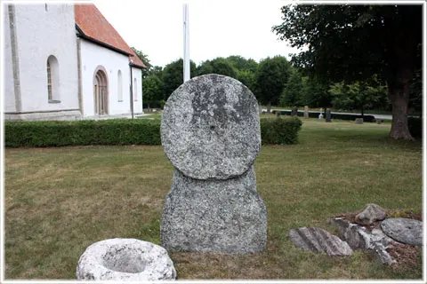 En underlig sten i Eke, foto Bernt Enderborg