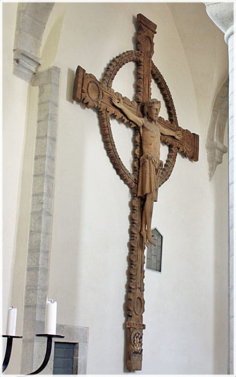 Lau kyrka, Nordens största krucifixet
