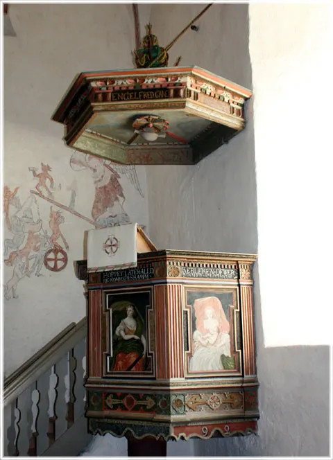 Predikstolen i Hall kyrka, foto Bernt Enderborg