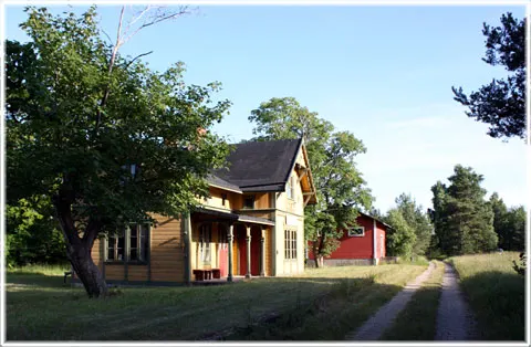Buttle järnvägsstation, foto Bernt Enderborg
