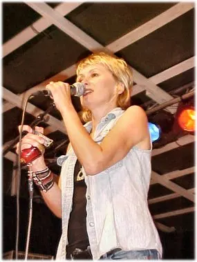 Louise Hoffsten på Warfsholm 2003 , foto Bernt Enderborg