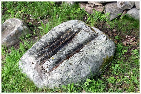 Svärdslipningssten vid Torpet i Grötlingbo