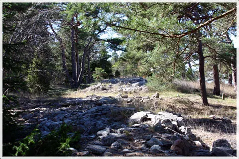 Bygdeborg i Väskinde, foto Bernt Enderborg