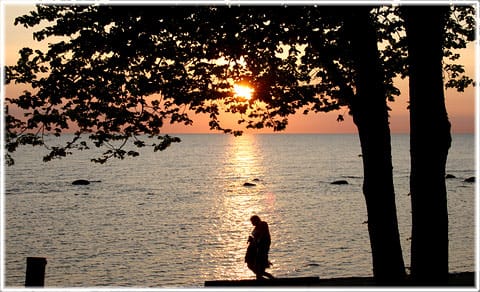 Solnedgång vid Strandpromenaden i Visby, Visbyguiden