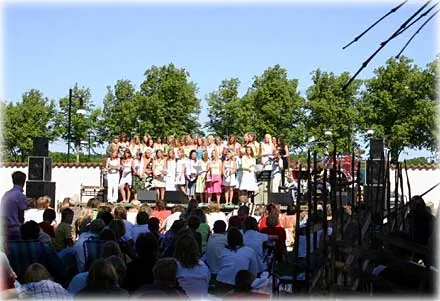 Skolavslutning Roma 2006 , foto Bernt Enderborg