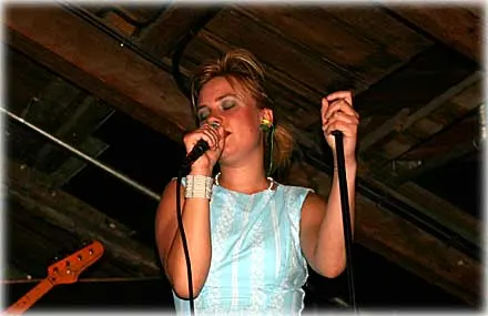 Emma Hannu and Her Hound Dogs , foto Bernt Enderborg