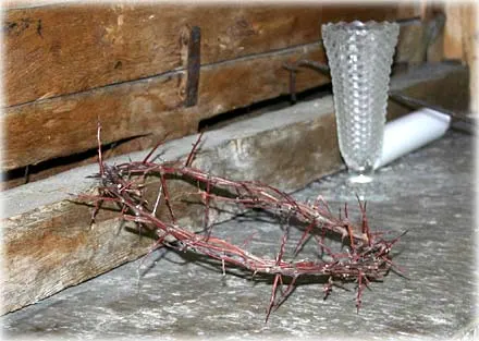 Kristi törnekrona - kyrkobesökstankar , foto Bernt Enderborg