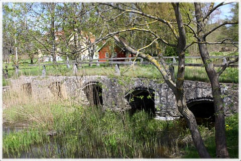 Bron i Västergarn