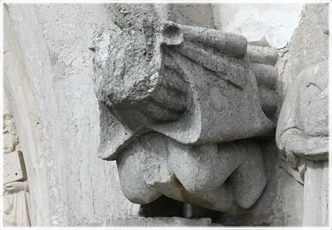 Långhusportalen i Stånga kyrka, foto Bernt Enderborg