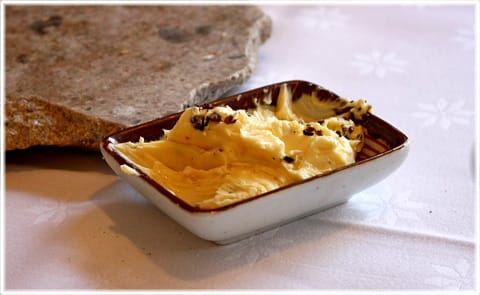 Tryffelsmör, Gula hönan