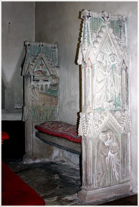 Burs kyrka, gotik, stenbänk